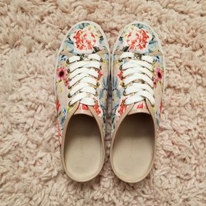 Liz Claiborne Wayna mule slip on round toe